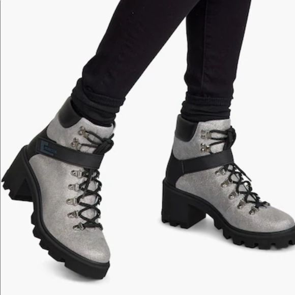 Moncler Carol hiking boot. Brand new in original box 9.5 - Picture 2 of 16